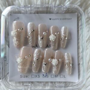 Bridal Flower Press-On Nail Set